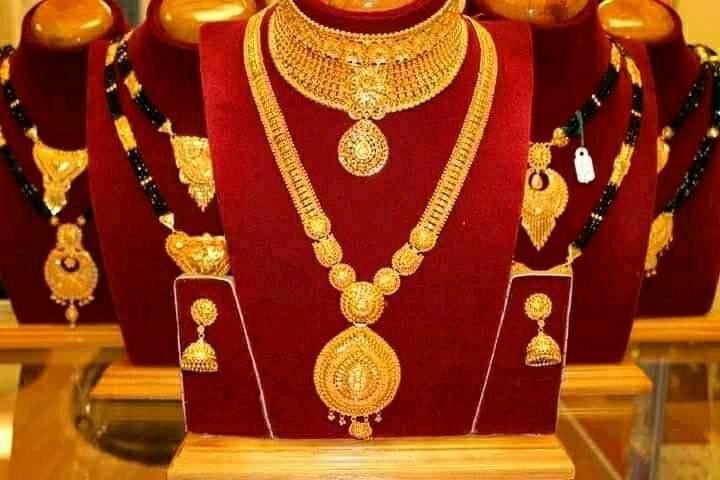 सुनको मूल्य आज तोलामा १ हजार १ सय रुपैयाँले घट्यो